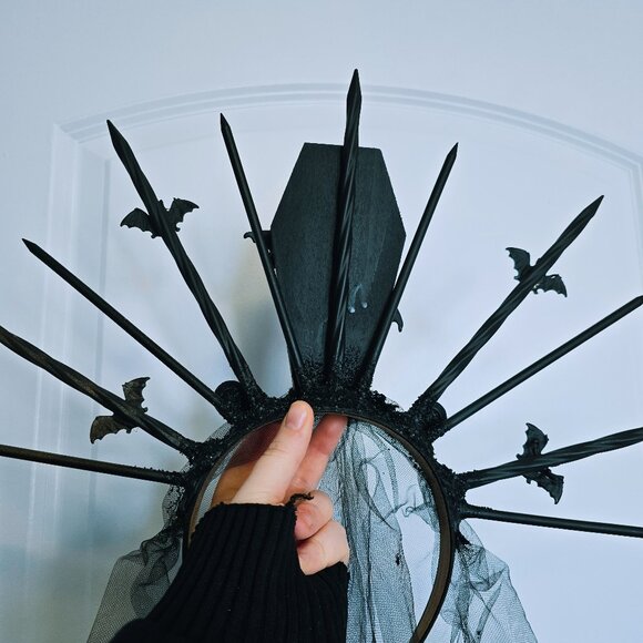 JakSavage Veiled Death Headpiece - Picture 9 of 9